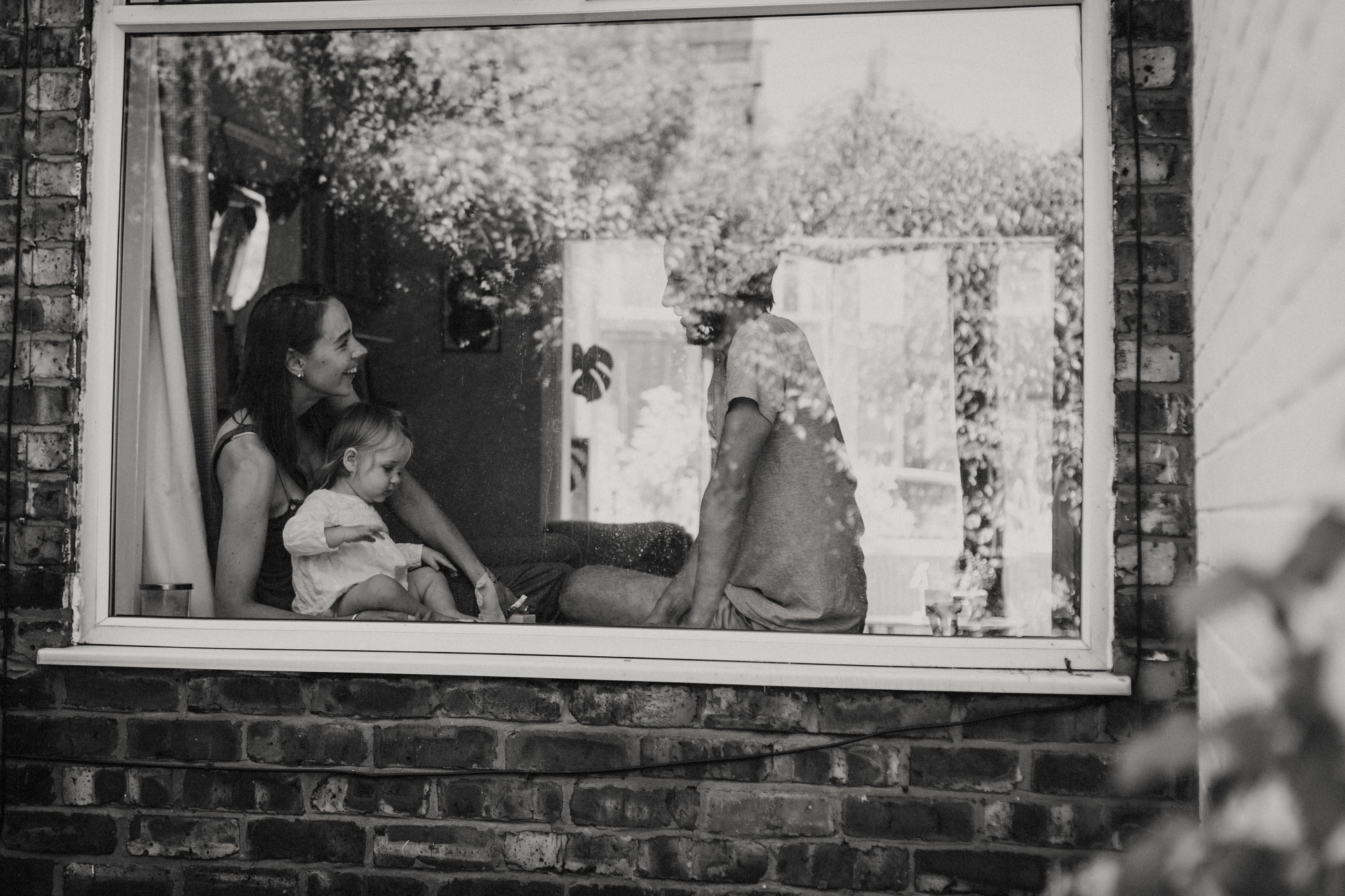 Through the window project The Colquhoun Family Coralie Monnet 75