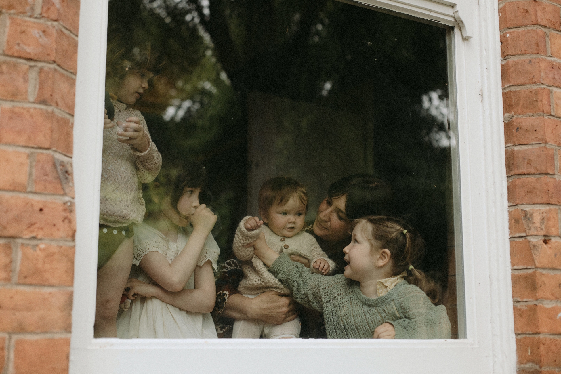Through the window project The Staves Family Coralie Monnet 25