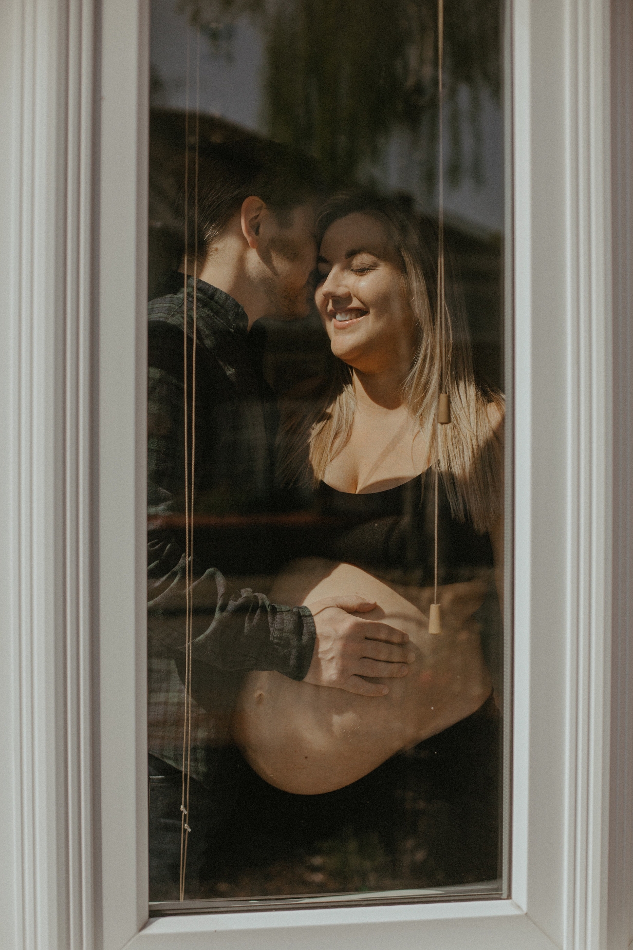 Through the window John and Mel Coralie Monnet 36